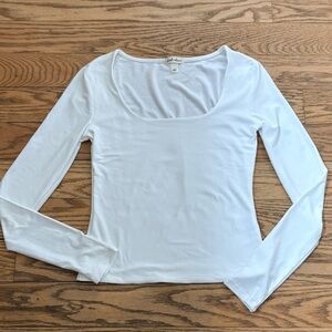 Derek Heart Classic White Long Sleeve Top